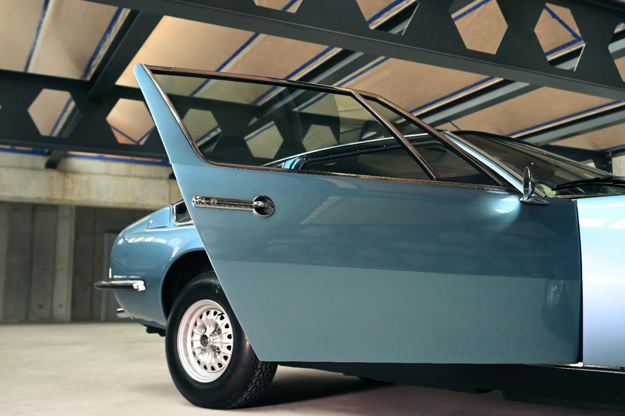 Maserati Indy 4200