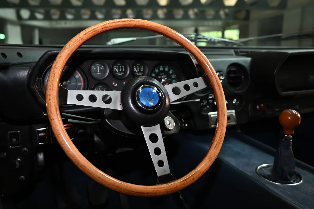 Maserati Indy 4200