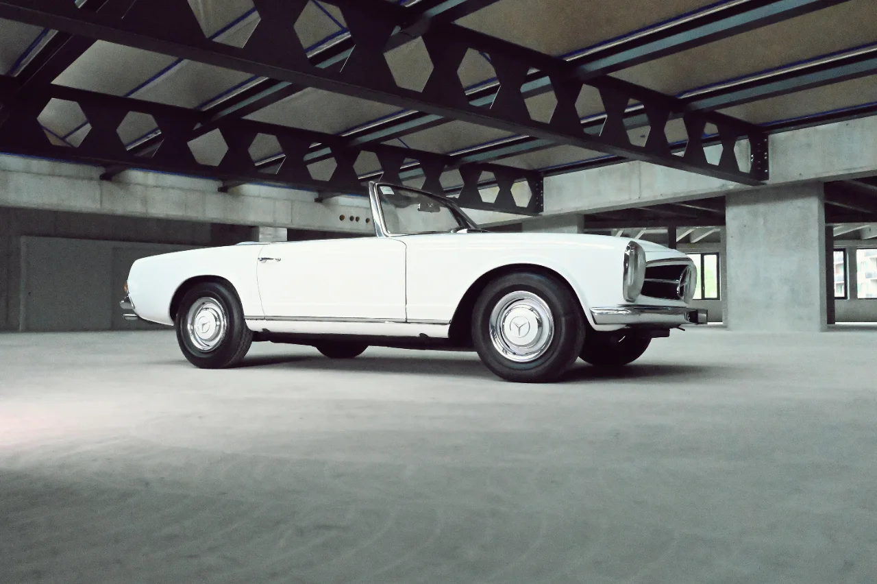 Mercedes Benz 230SL