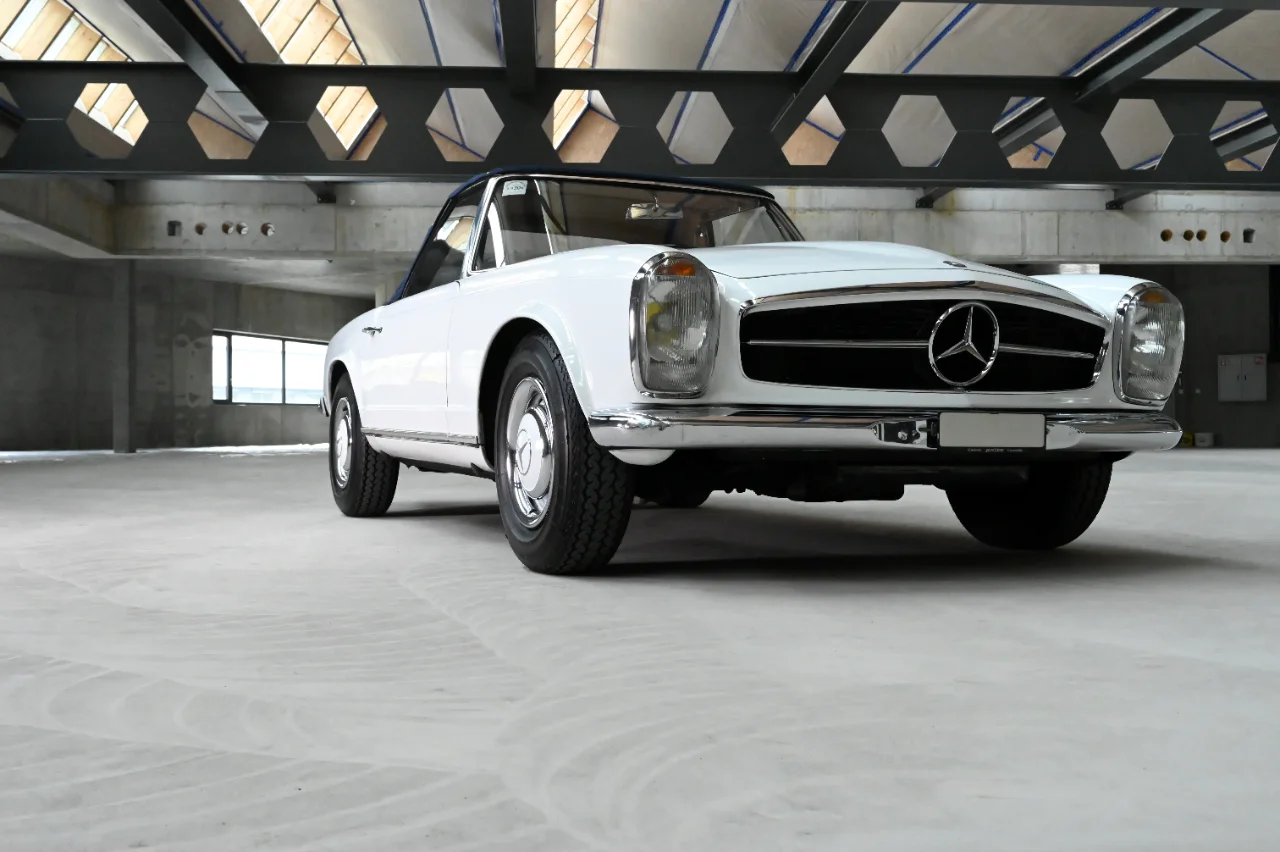 Mercedes Benz 230SL