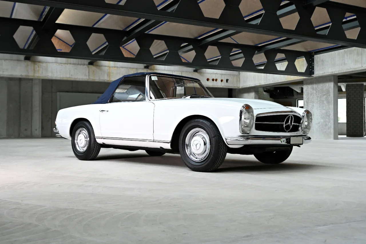 Mercedes Benz 230SL