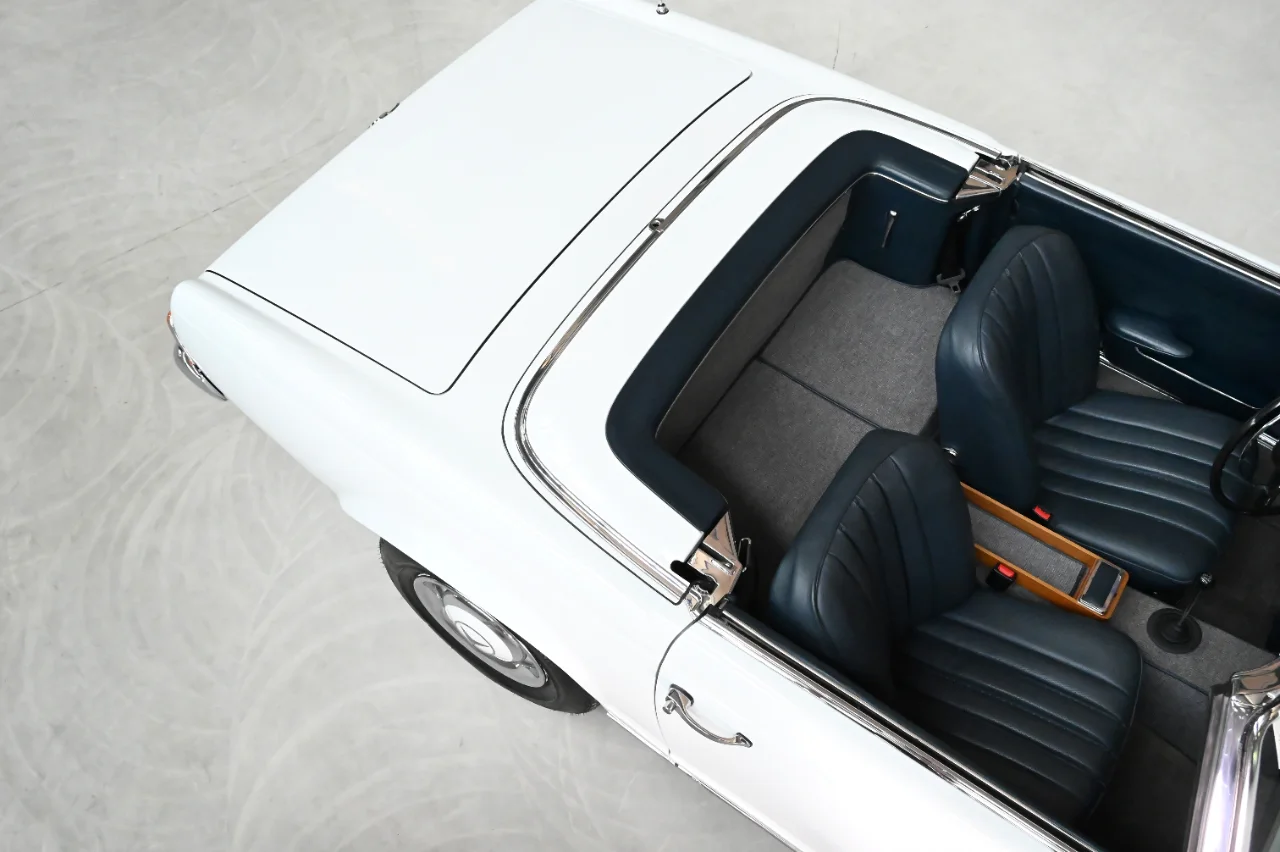 Mercedes Benz 230SL