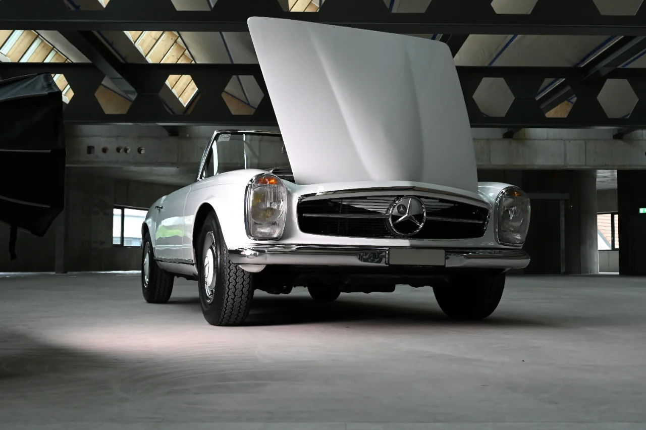 Mercedes Benz 230SL