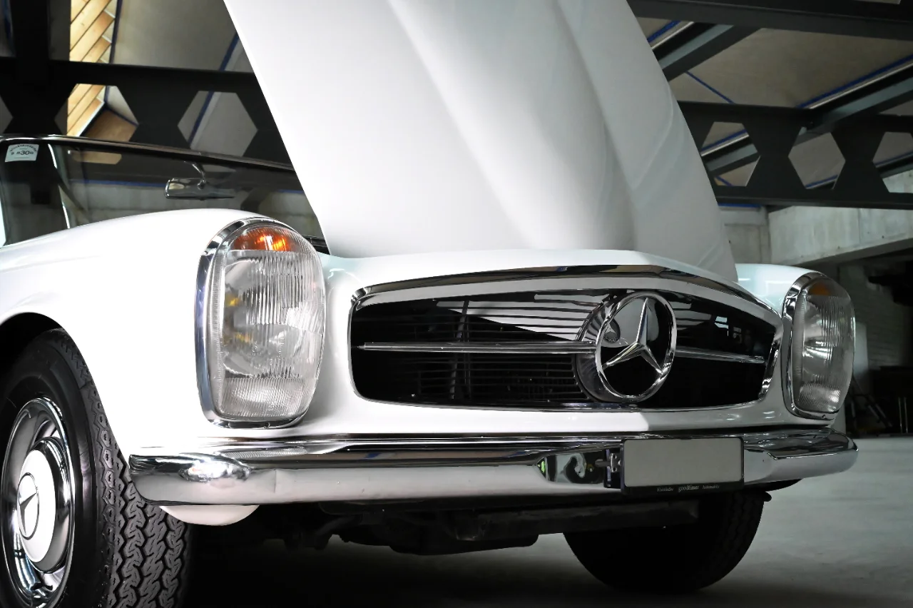 Mercedes Benz 230SL