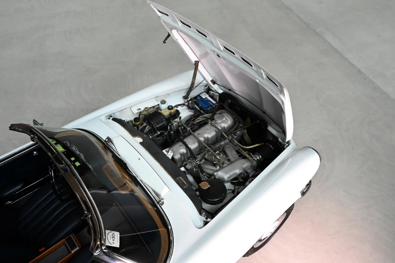 Mercedes Benz 230SL