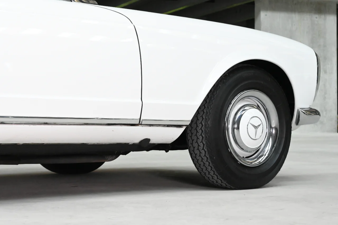 Mercedes Benz 230SL
