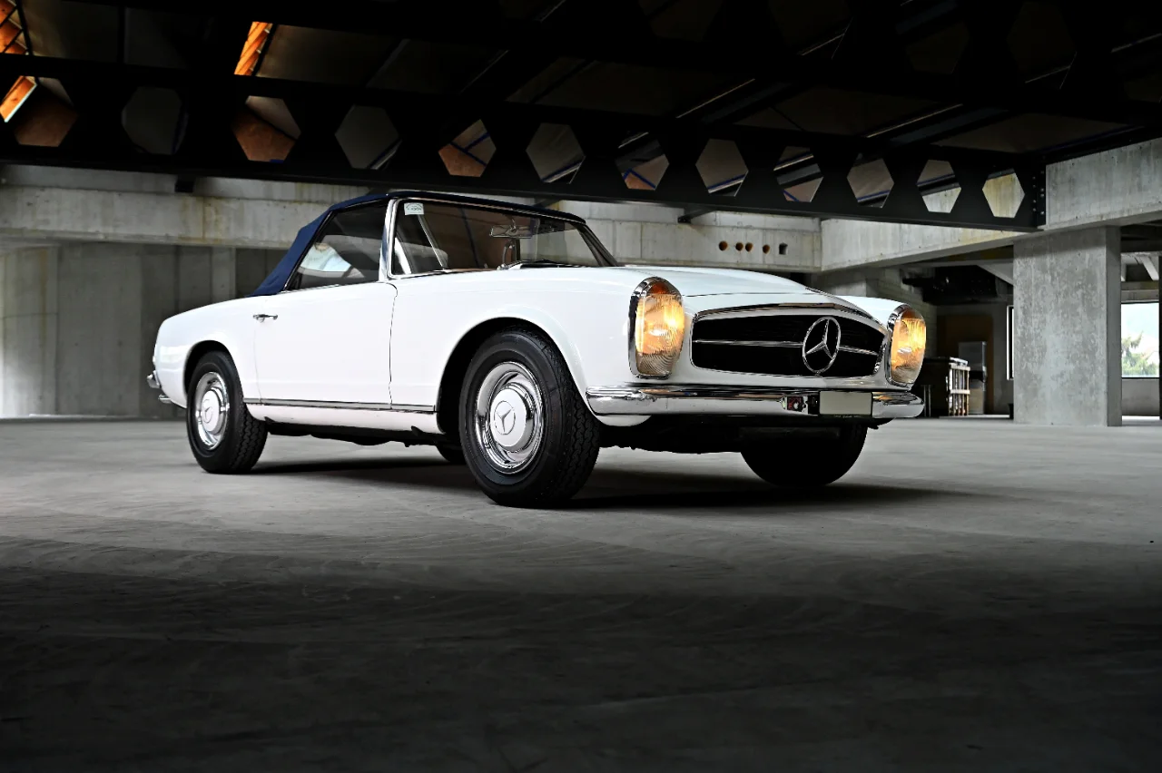 Mercedes Benz 230SL
