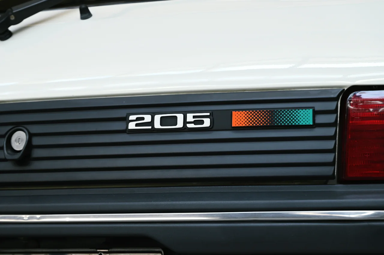 Peugeot 205 Color Line