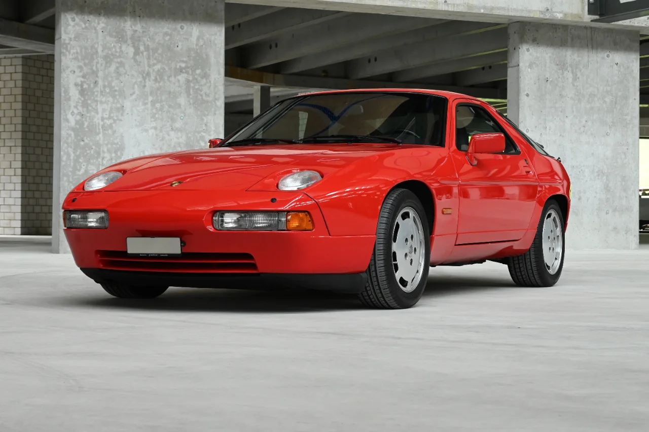 Porsche 928 S4