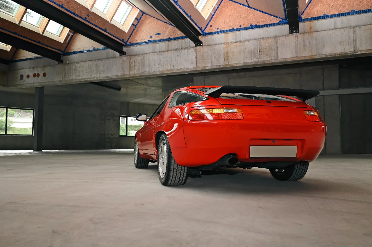 Porsche 928 S4