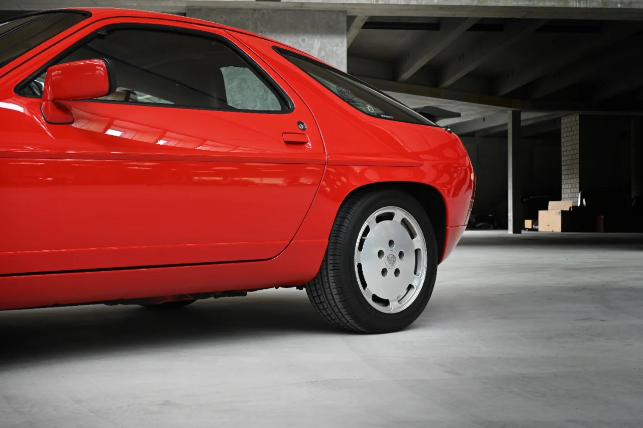 Porsche 928 S4