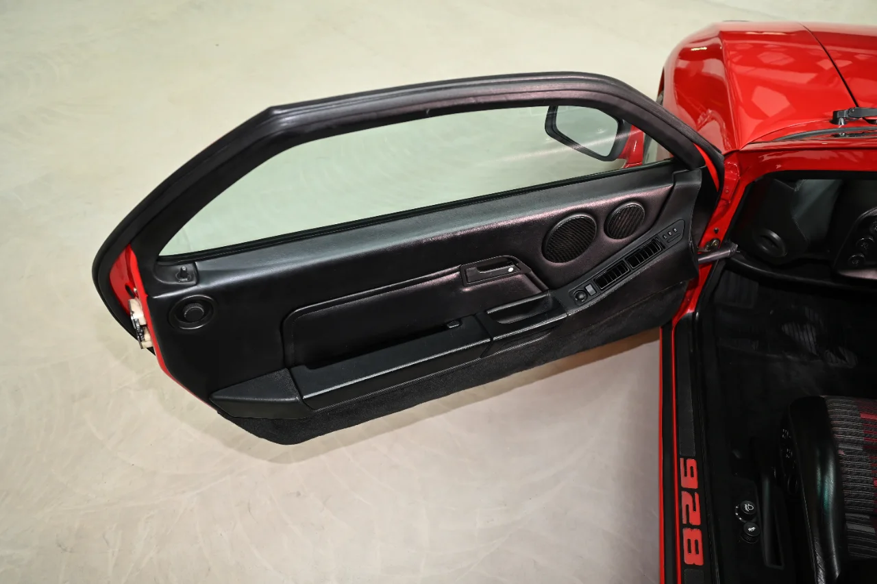 Porsche 928 S4