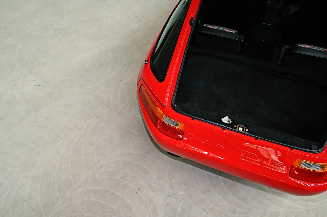 Porsche 928 S4