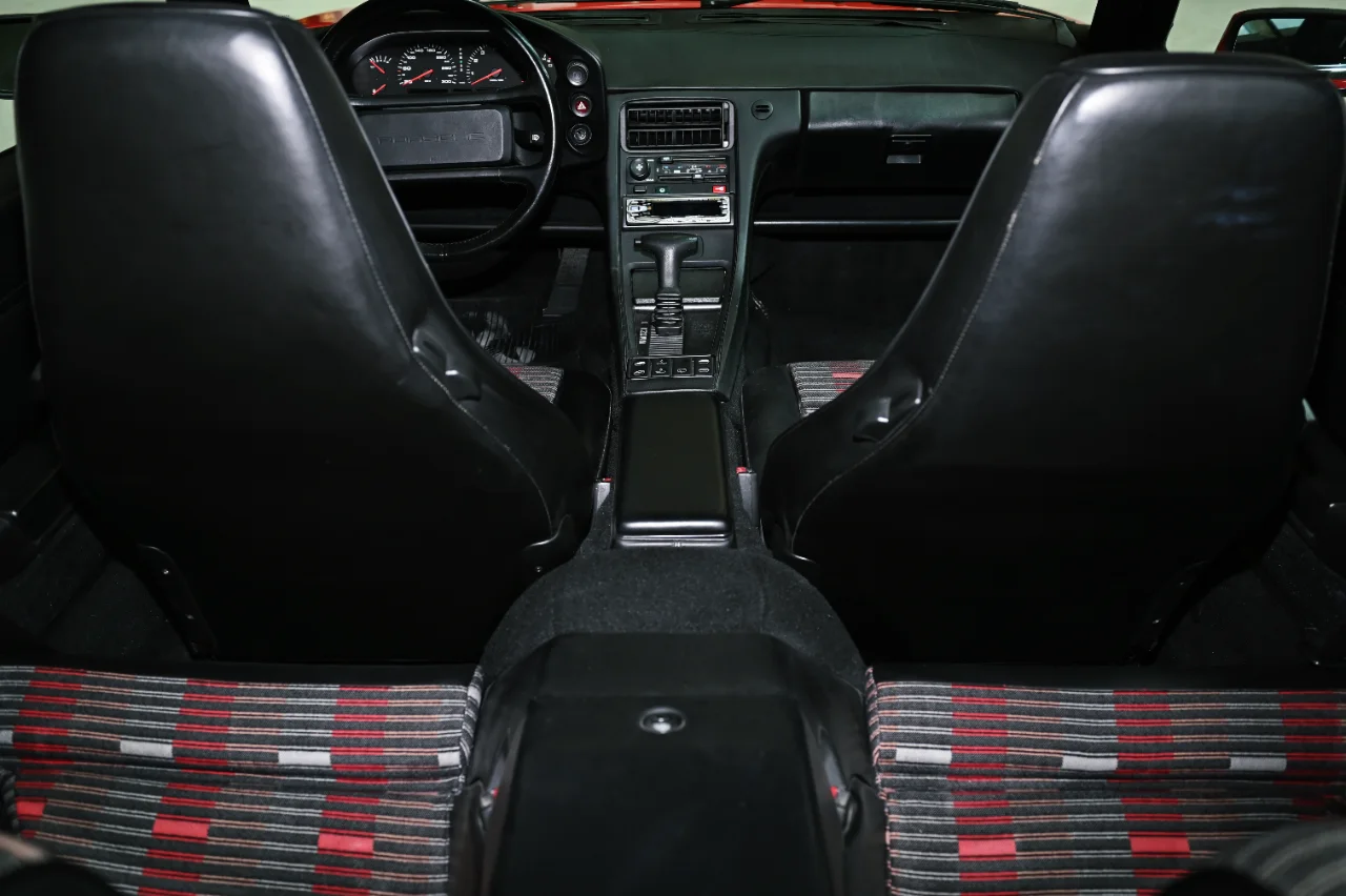 Porsche 928 S4