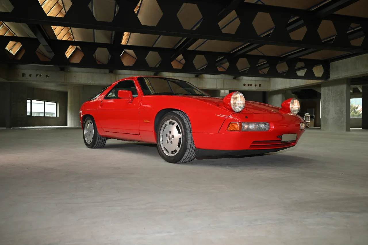 Porsche 928 S4